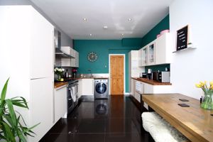 Kitchen/Diner- click for photo gallery